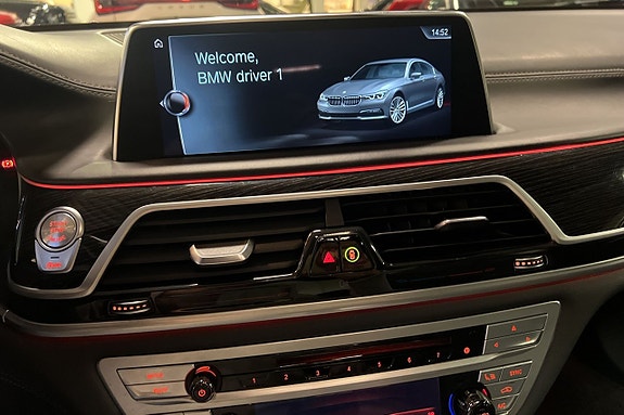 BMW 750d 20 of 24