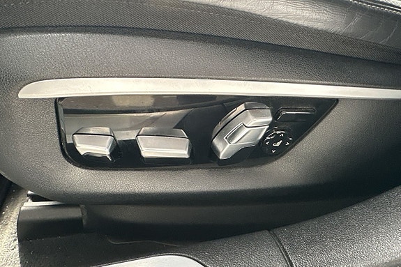 BMW 750d 10 of 30