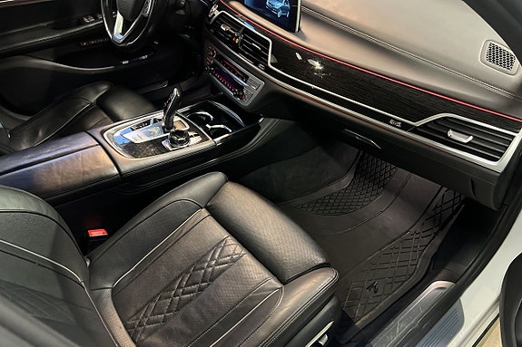 BMW 750d 12 of 24