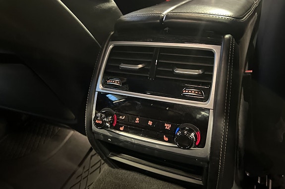 BMW 750d 17 of 24