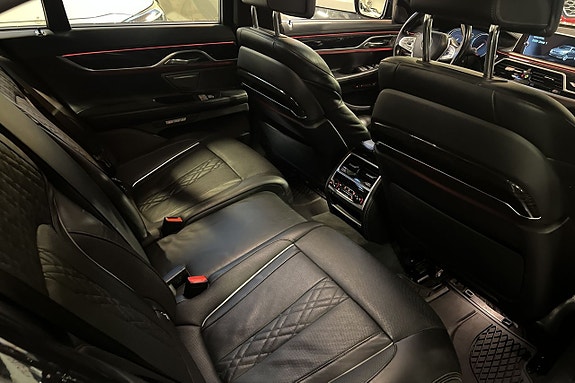 BMW 750d 16 of 24