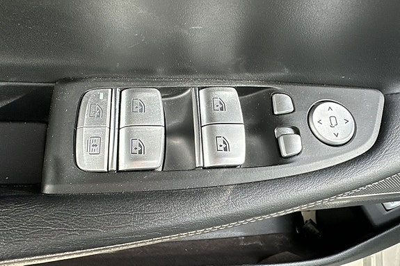 BMW 750d 12 of 30