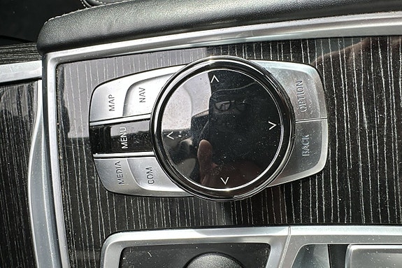 BMW 750d 28 of 30