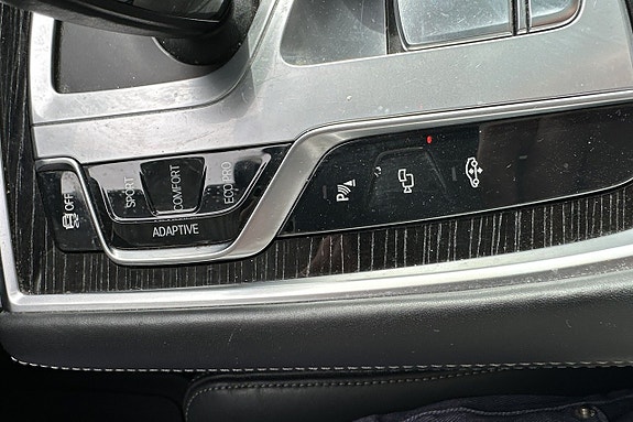 BMW 750d 27 of 30
