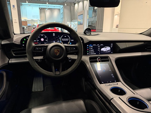 Porsche Taycan GTS 15 of 23