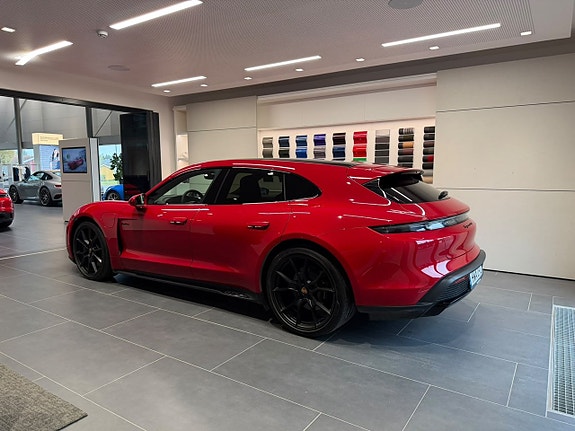 Porsche Taycan GTS 3 of 23