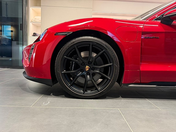 Porsche Taycan GTS 5 of 23