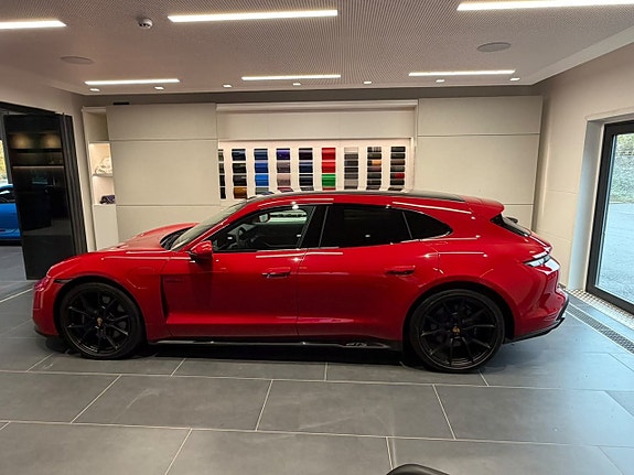 Porsche Taycan GTS 4 of 23