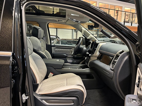 Dodge RAM 1500 7 of 13