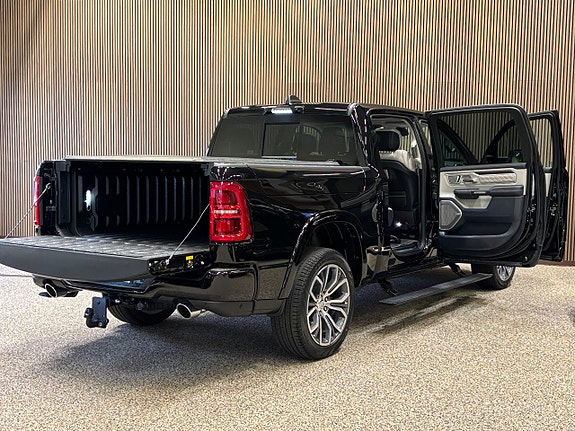 Dodge RAM 1500 4 of 13