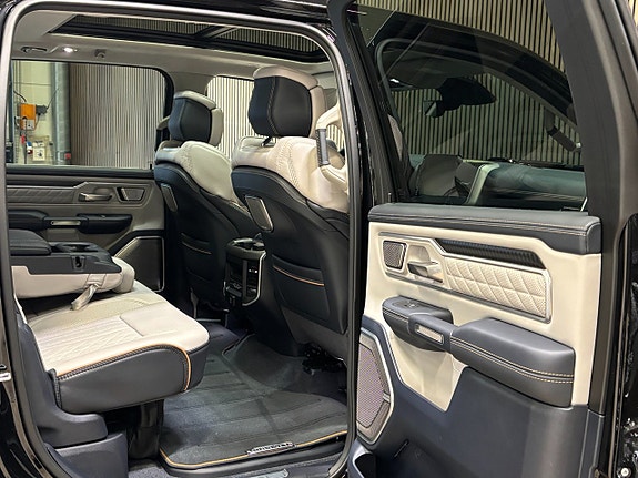 Dodge RAM 1500 13 of 13