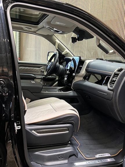 Dodge RAM 1500 6 of 13