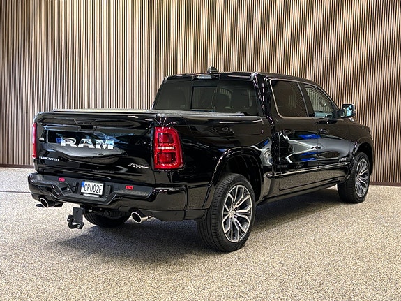 Dodge RAM 1500 3 of 13