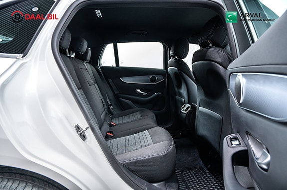 Mercedes-Benz EQC400 23 of 26