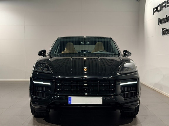 Porsche Cayenne 3 of 5