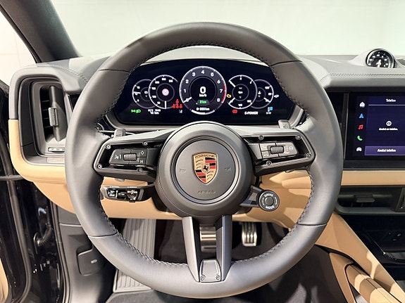 Porsche Cayenne 14 of 19