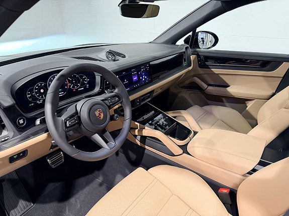 Porsche Cayenne 12 of 19