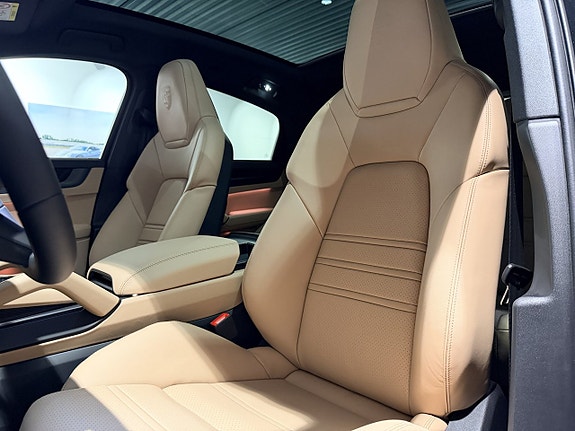 Porsche Cayenne 10 of 19