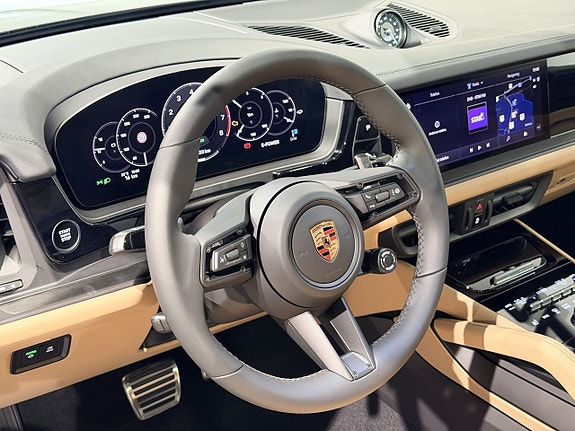 Porsche Cayenne 13 of 19