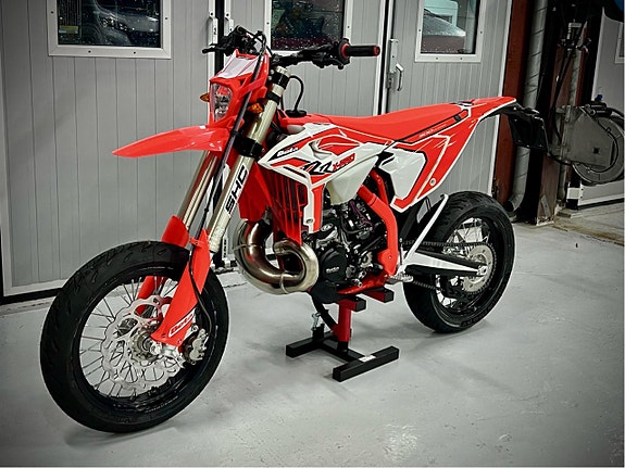 Beta RR X-Pro MY2025 Motard & Enduro LV-Reg FMF-pipa, 2h, Byte 6 of 12