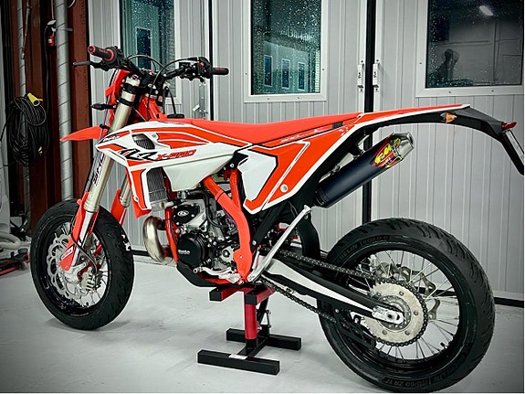 Beta RR X-Pro MY2025 Motard & Enduro LV-Reg FMF-pipa, 2h, Byte 7 of 12