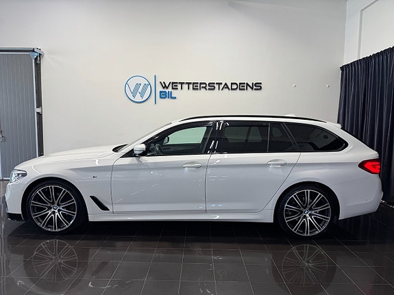 BMW 520 2 of 5