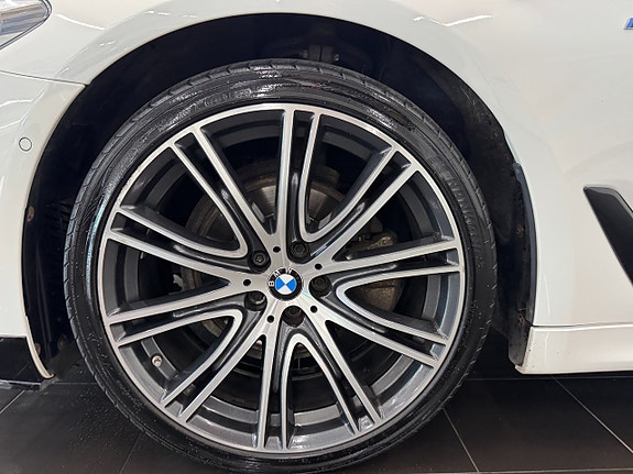 BMW 520 9 of 26