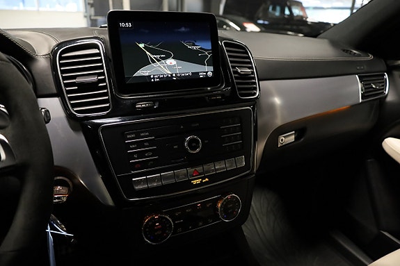 Mercedes-Benz GLE63 16 of 24