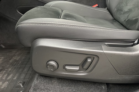 Volvo XC40 14 of 30