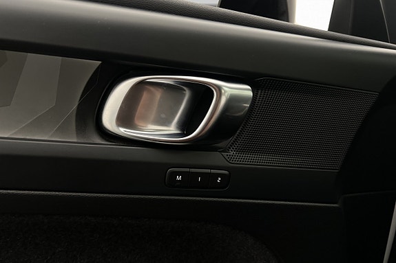 Volvo XC40 15 of 30