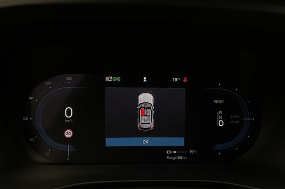 Volvo XC40 17 of 30