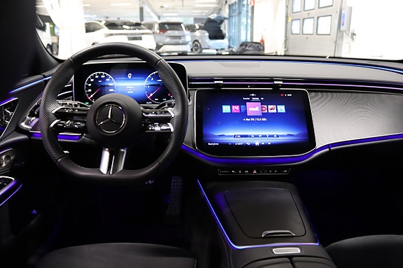 Mercedes-Benz E220 12 of 22