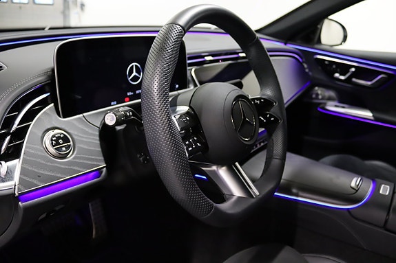 Mercedes-Benz E220 19 of 22