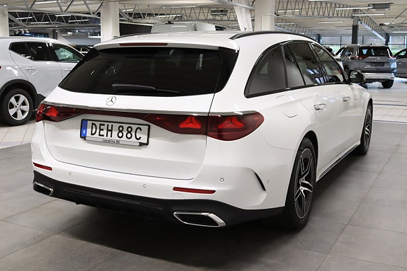 Mercedes-Benz E220 8 of 22