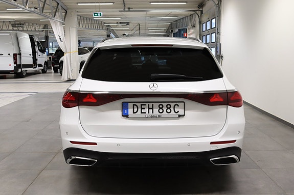 Mercedes-Benz E220 5 of 5
