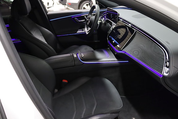Mercedes-Benz E220 21 of 22