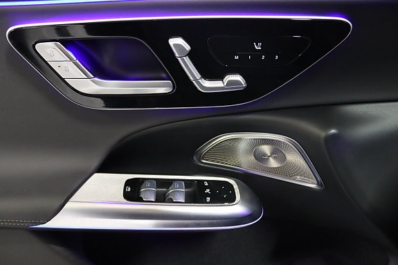 Mercedes-Benz E220 18 of 22