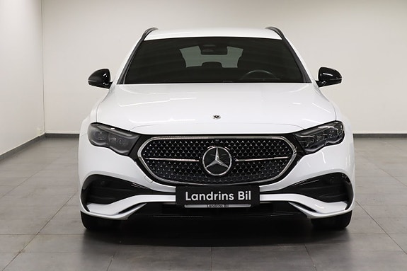 Mercedes-Benz E220 2 of 5