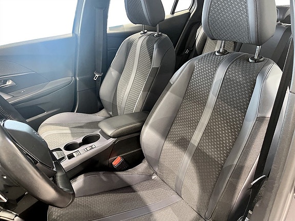 Peugeot 2008 5 of 15