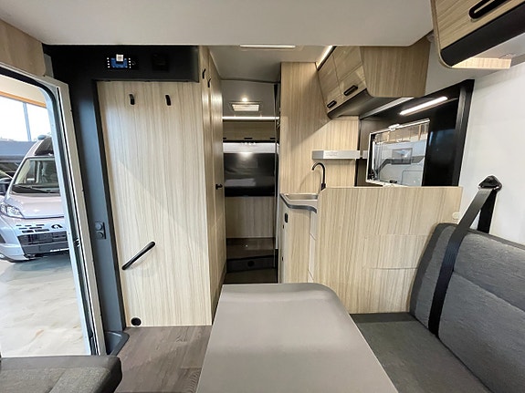 Sun Living S 72 DC / Automat/F2F/Quennbed/Taksäng/3500/4100kg/ 10 of 24