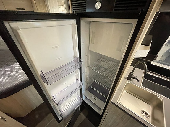 Sun Living S 72 DC / Automat/F2F/Quennbed/Taksäng/3500/4100kg/ 16 of 24