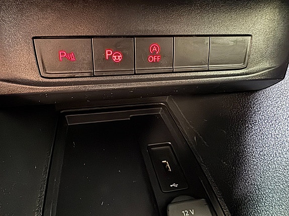 Volkswagen Caddy Maxi 16 of 16