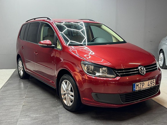 Volkswagen Touran 2 of 5
