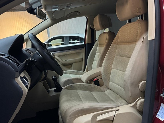 Volkswagen Touran 13 of 15