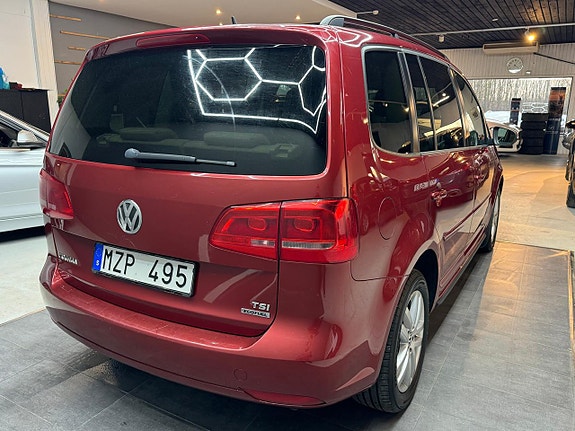 Volkswagen Touran 5 of 5