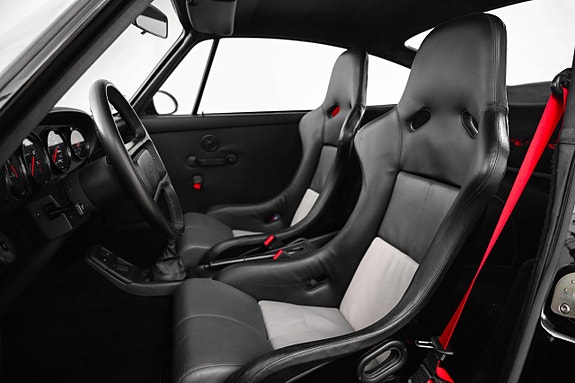 Porsche 911 Carrera RS 17 of 27