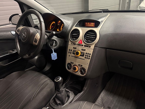 Opel Corsa 16 of 22