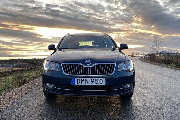 Skoda Superb 8 of 14