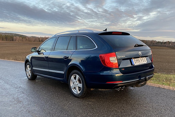 Skoda Superb 3 of 5