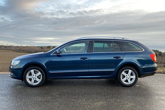 Skoda Superb 2 of 5